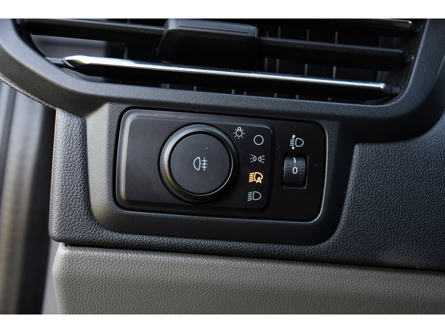 Ford Transit Custom 300 2.0 TDCI L1H1 Limited PB Edition Camera, Cruise, Carplay, LED, 136pk, Automaat, Sensoren, Trekhaak, Stoelverwarming, 136pk, Uniek!