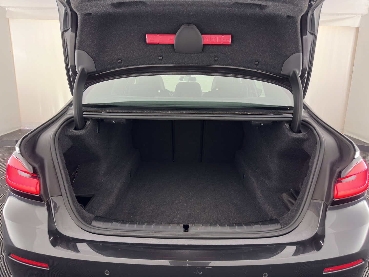 BMW 5 Serie 520d Business Edition Plus (INCL.BTW) Aut. *LEATHER | LASER-LED | HARMAN/KARDON | ADAPTIVE-CRUISE | BLIND-SPOT | MEMORY-PACK | CAMERA | DIGI-COCKPIT | AMBIENT-LIGHT | DAB+ | NAVI-FULLMAP | ECC | PDC | 18''ALU*