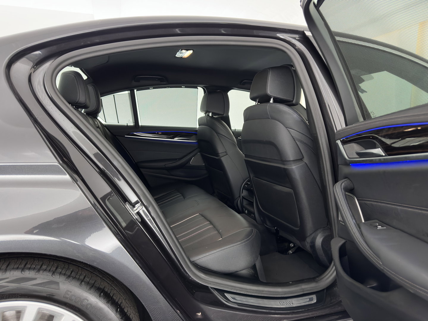 BMW 5 Serie 520d Business Edition Plus (INCL.BTW) Aut. *LEATHER | LASER-LED | HARMAN/KARDON | ADAPTIVE-CRUISE | BLIND-SPOT | MEMORY-PACK | CAMERA | DIGI-COCKPIT | AMBIENT-LIGHT | DAB+ | NAVI-FULLMAP | ECC | PDC | 18''ALU*
