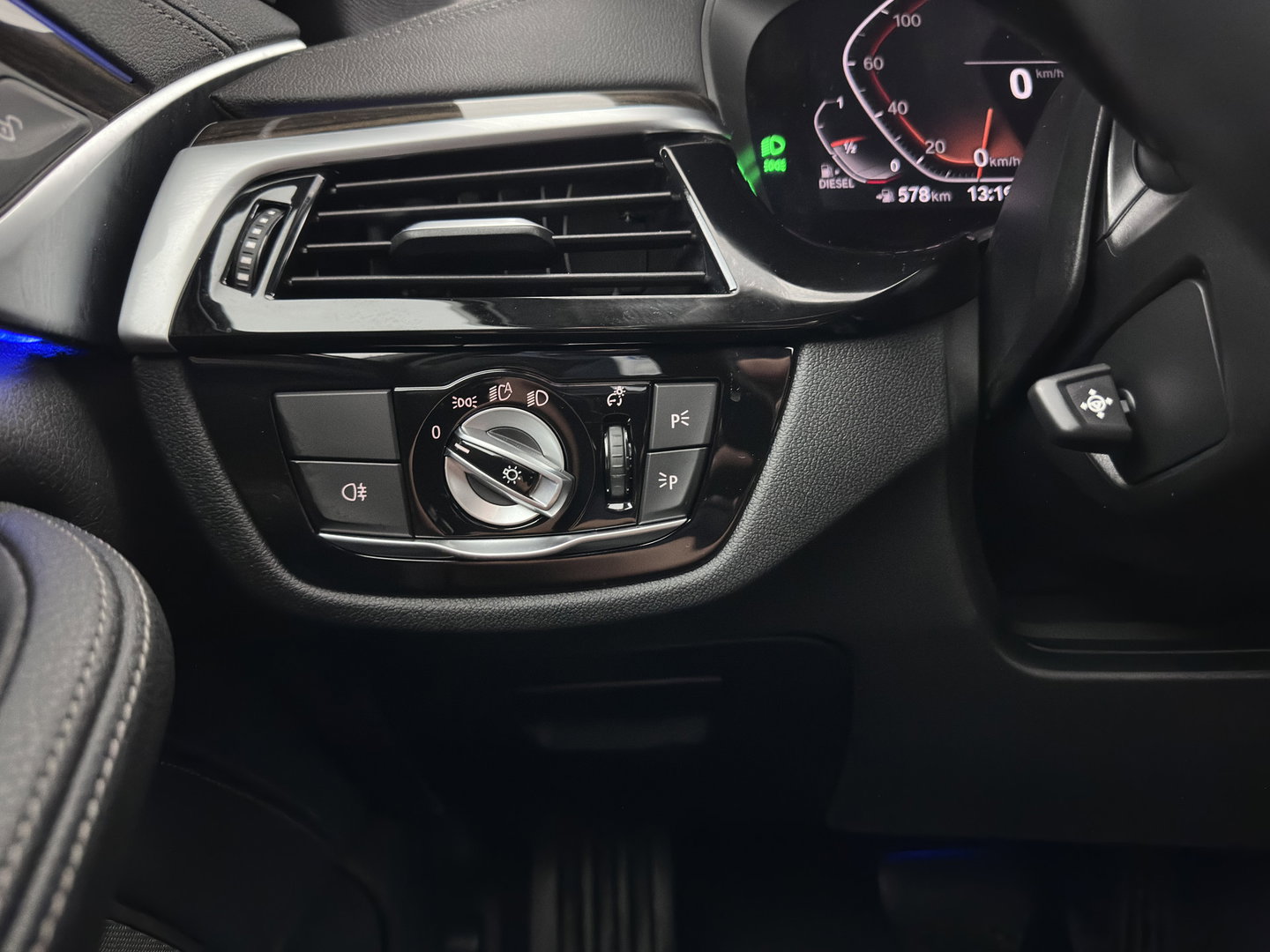 BMW 5 Serie 520d Business Edition Plus (INCL.BTW) Aut. *LEATHER | LASER-LED | HARMAN/KARDON | ADAPTIVE-CRUISE | BLIND-SPOT | MEMORY-PACK | CAMERA | DIGI-COCKPIT | AMBIENT-LIGHT | DAB+ | NAVI-FULLMAP | ECC | PDC | 18''ALU*