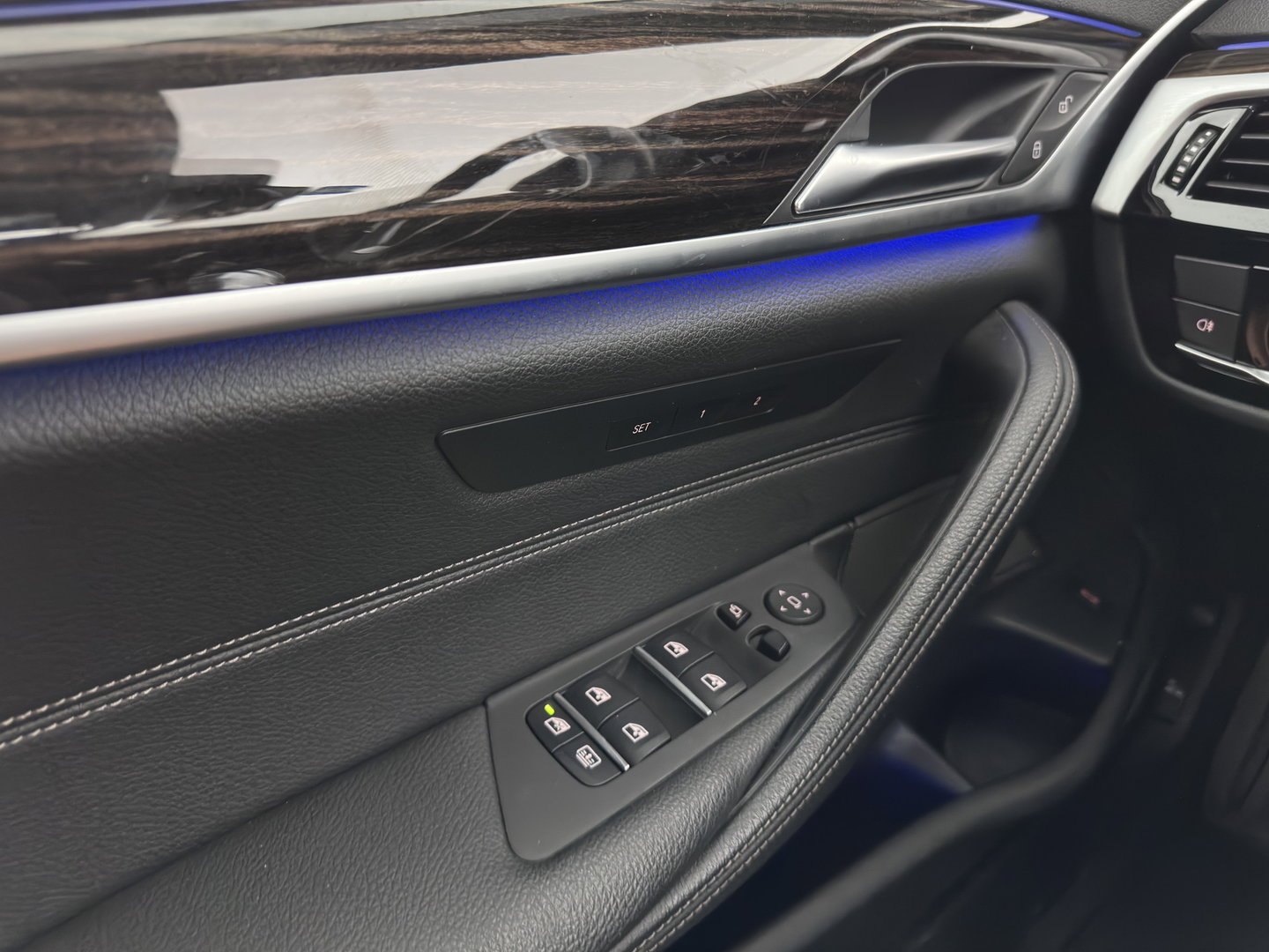 BMW 5 Serie 520d Business Edition Plus (INCL.BTW) Aut. *LEATHER | LASER-LED | HARMAN/KARDON | ADAPTIVE-CRUISE | BLIND-SPOT | MEMORY-PACK | CAMERA | DIGI-COCKPIT | AMBIENT-LIGHT | DAB+ | NAVI-FULLMAP | ECC | PDC | 18''ALU*