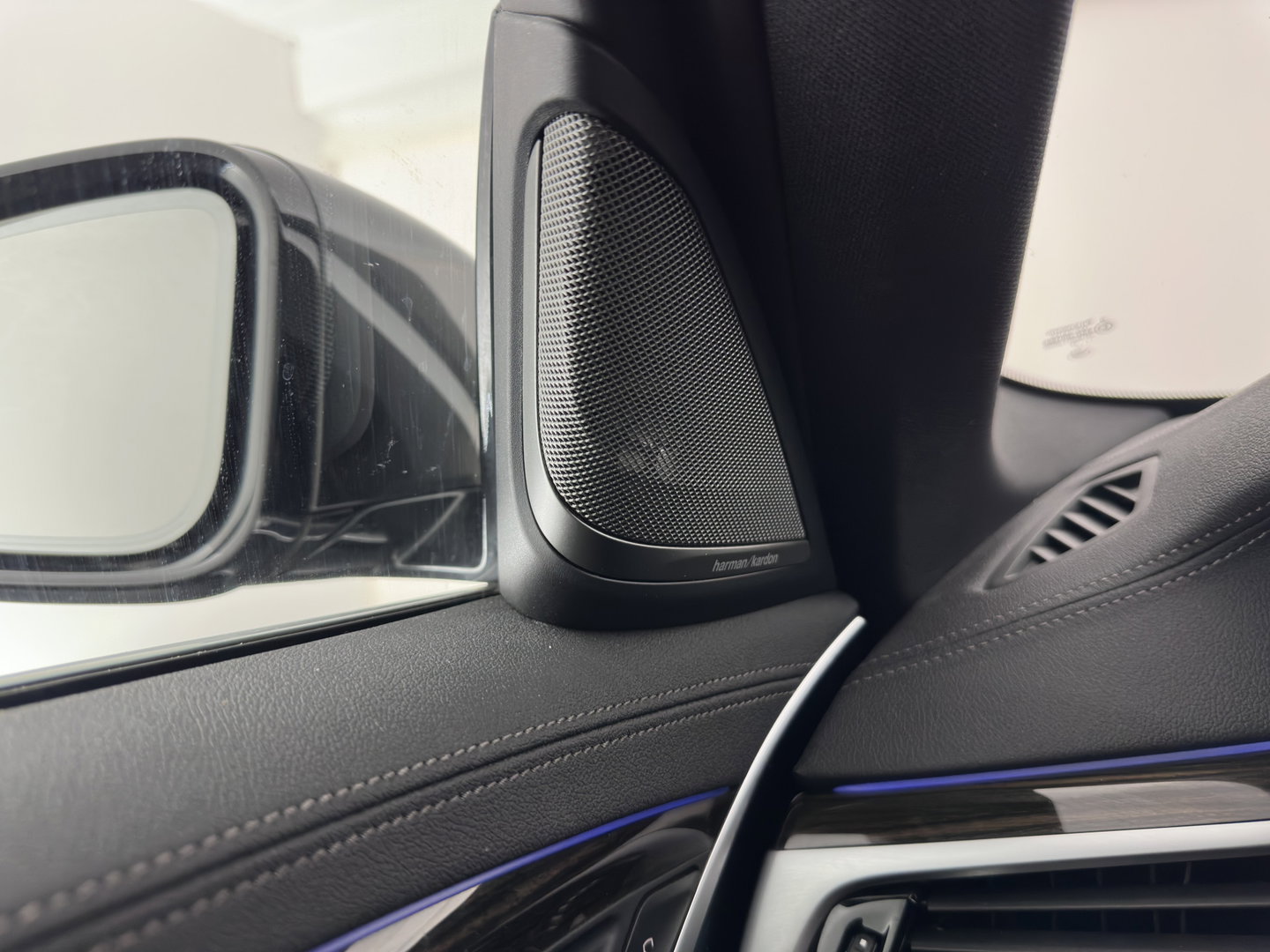 BMW 5 Serie 520d Business Edition Plus (INCL.BTW) Aut. *LEATHER | LASER-LED | HARMAN/KARDON | ADAPTIVE-CRUISE | BLIND-SPOT | MEMORY-PACK | CAMERA | DIGI-COCKPIT | AMBIENT-LIGHT | DAB+ | NAVI-FULLMAP | ECC | PDC | 18''ALU*