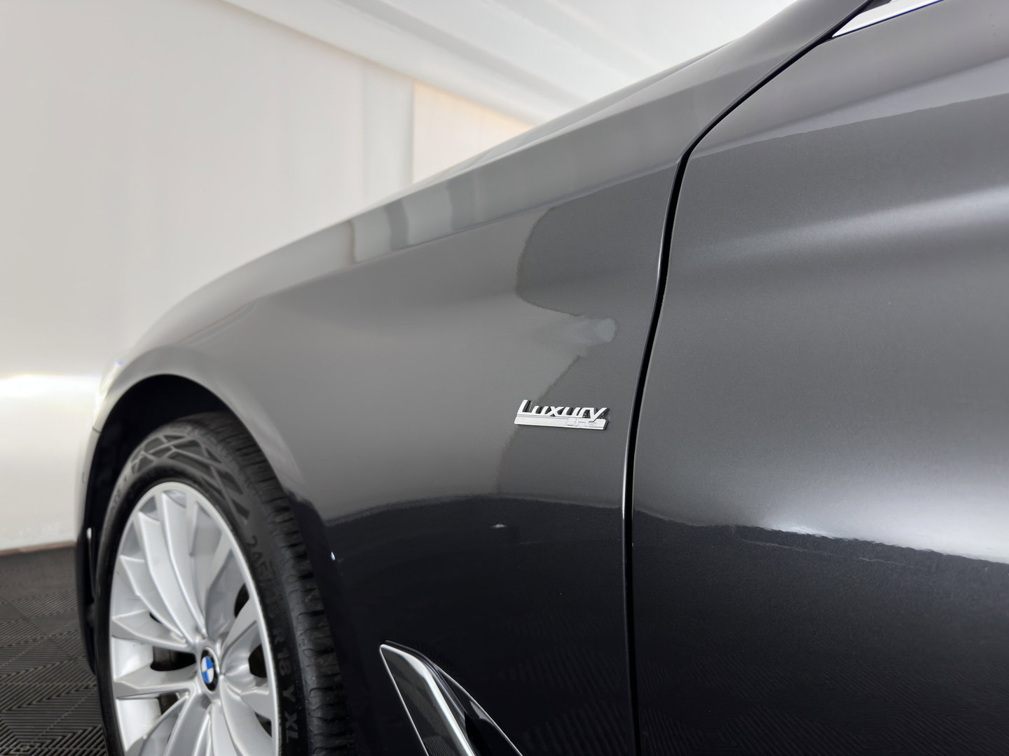 BMW 5 Serie 520d Business Edition Plus (INCL.BTW) Aut. *LEATHER | LASER-LED | HARMAN/KARDON | ADAPTIVE-CRUISE | BLIND-SPOT | MEMORY-PACK | CAMERA | DIGI-COCKPIT | AMBIENT-LIGHT | DAB+ | NAVI-FULLMAP | ECC | PDC | 18''ALU*