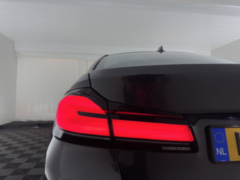 BMW 5 Serie 520d Business Edition Plus (INCL.BTW) Aut. *LEATHER | LASER-LED | HARMAN/KARDON | ADAPTIVE-CRUISE | BLIND-SPOT | MEMORY-PACK | CAMERA | DIGI-COCKPIT | AMBIENT-LIGHT | DAB+ | NAVI-FULLMAP | ECC | PDC | 18''ALU*