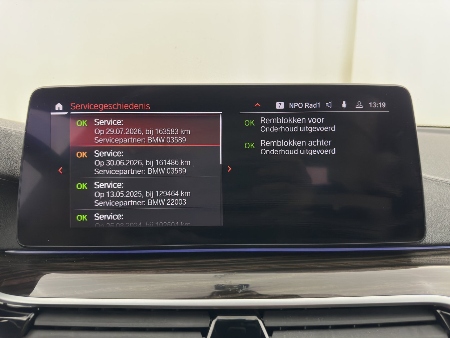 BMW 5 Serie 520d Business Edition Plus (INCL.BTW) Aut. *LEATHER | LASER-LED | HARMAN/KARDON | ADAPTIVE-CRUISE | BLIND-SPOT | MEMORY-PACK | CAMERA | DIGI-COCKPIT | AMBIENT-LIGHT | DAB+ | NAVI-FULLMAP | ECC | PDC | 18''ALU*