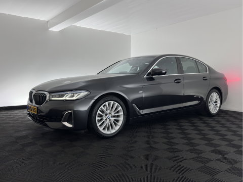 BMW 5 Serie 520d Business Edition Plus (INCL.BTW) Aut. *LEATHER | LASER-LED | HARMAN/KARDON | ADAPTIVE-CRUISE | BLIND-SPOT | MEMORY-PACK | CAMERA | DIGI-COCKPIT | AMBIENT-LIGHT | DAB+ | NAVI-FULLMAP | ECC | PDC | 18''ALU*