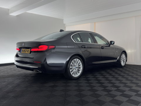 BMW 5 Serie 520d Business Edition Plus (INCL.BTW) Aut. *LEATHER | LASER-LED | HARMAN/KARDON | ADAPTIVE-CRUISE | BLIND-SPOT | MEMORY-PACK | CAMERA | DIGI-COCKPIT | AMBIENT-LIGHT | DAB+ | NAVI-FULLMAP | ECC | PDC | 18''ALU*