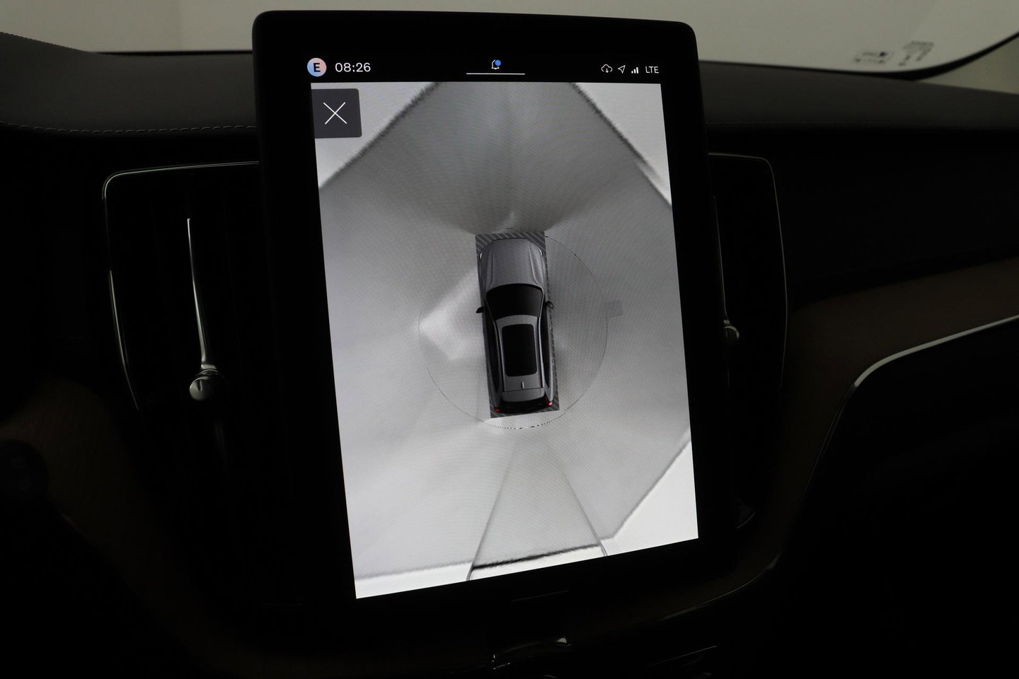 Volvo XC60 T8 Ultra Dark | Luchtvering | Harman/Kardon | Panoramadak | 360° Camera | Head-Up | Stoel+Stuurverwarming | ACC
