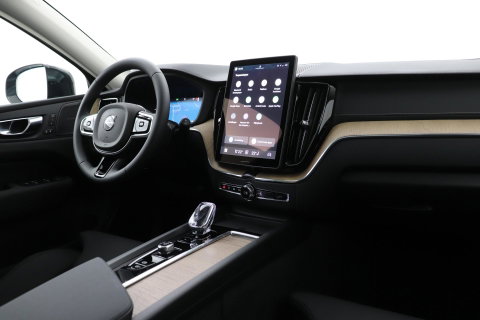 Volvo XC60 T8 Ultra Dark | Luchtvering | Harman/Kardon | Panoramadak | 360° Camera | Head-Up | Stoel+Stuurverwarming | ACC