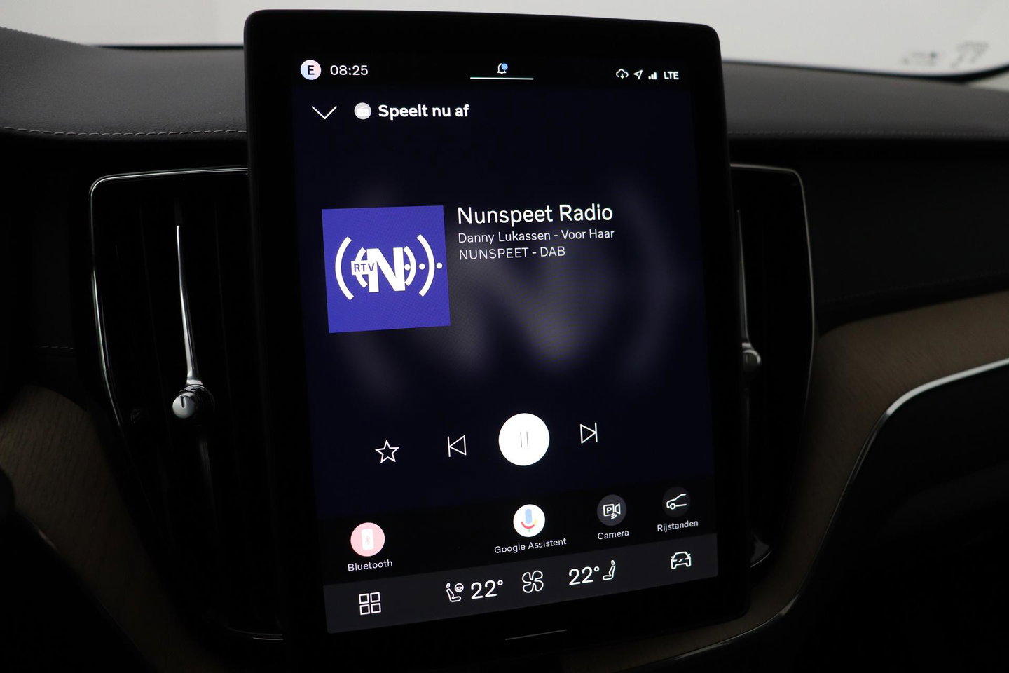 Volvo XC60 T8 Ultra Dark | Luchtvering | Harman/Kardon | Panoramadak | 360° Camera | Head-Up | Stoel+Stuurverwarming | ACC