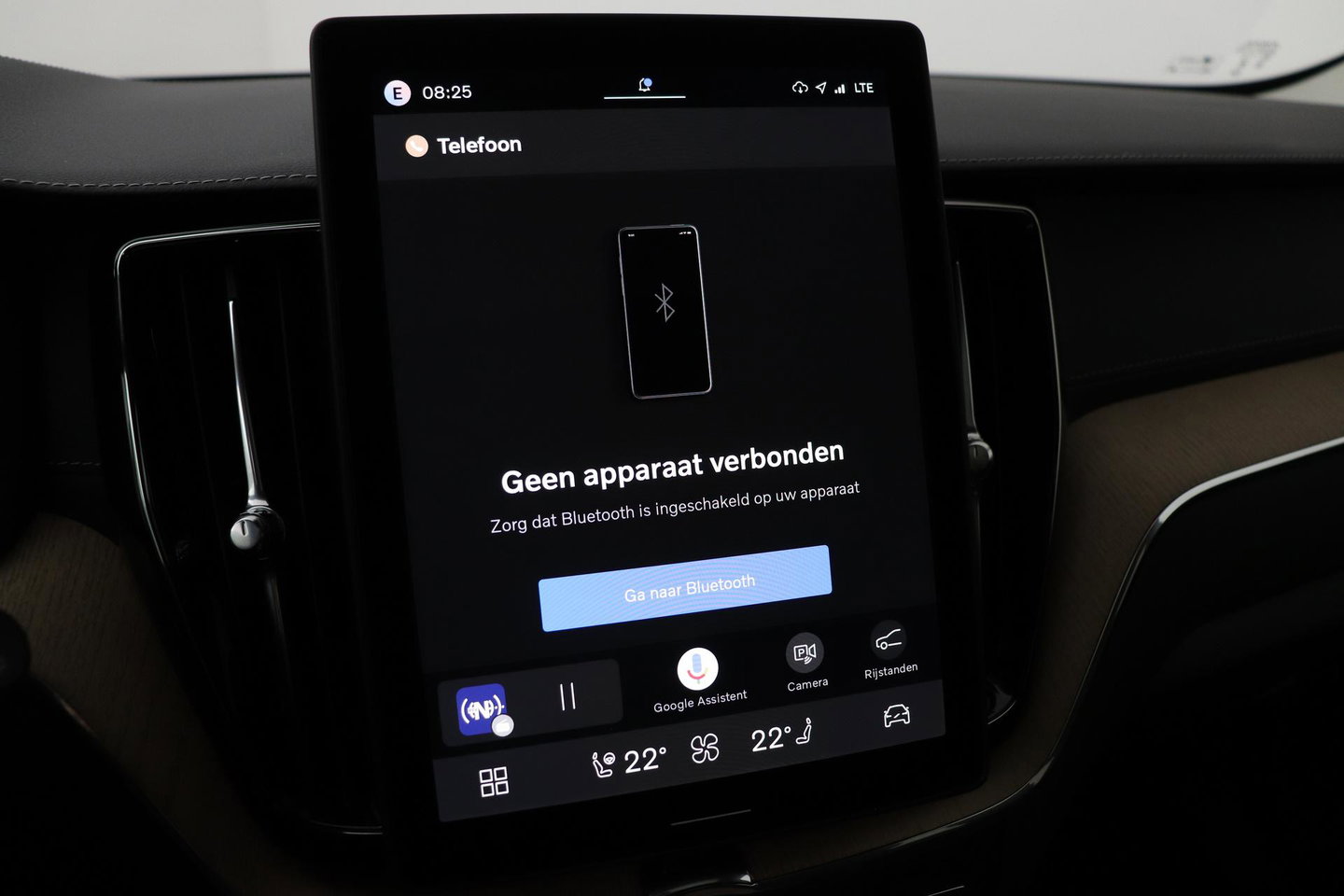 Volvo XC60 T8 Ultra Dark | Luchtvering | Harman/Kardon | Panoramadak | 360° Camera | Head-Up | Stoel+Stuurverwarming | ACC