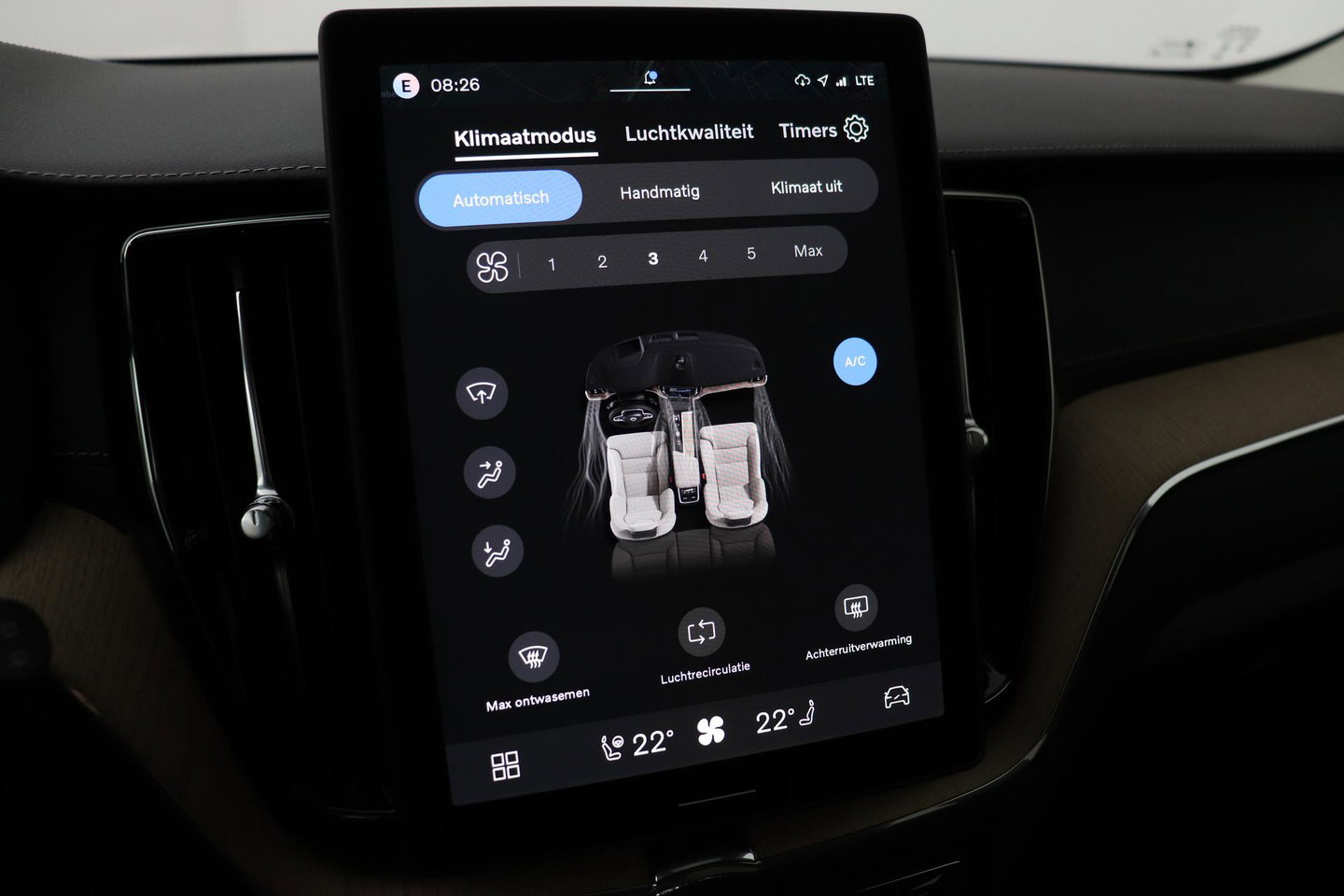 Volvo XC60 T8 Ultra Dark | Luchtvering | Harman/Kardon | Panoramadak | 360° Camera | Head-Up | Stoel+Stuurverwarming | ACC