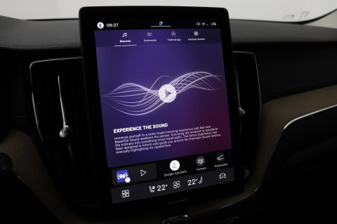 Volvo XC60 T8 Ultra Dark | Luchtvering | Harman/Kardon | Panoramadak | 360° Camera | Head-Up | Stoel+Stuurverwarming | ACC