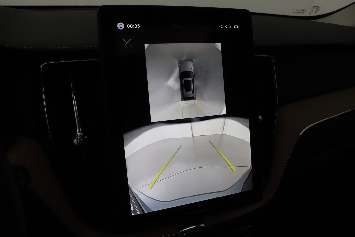 Volvo XC60 T8 Ultra Dark | Luchtvering | Harman/Kardon | Panoramadak | 360° Camera | Head-Up | Stoel+Stuurverwarming | ACC