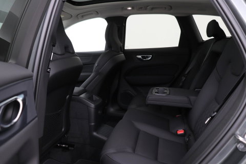 Volvo XC60 T8 Ultra Dark | Luchtvering | Harman/Kardon | Panoramadak | 360° Camera | Head-Up | Stoel+Stuurverwarming | ACC