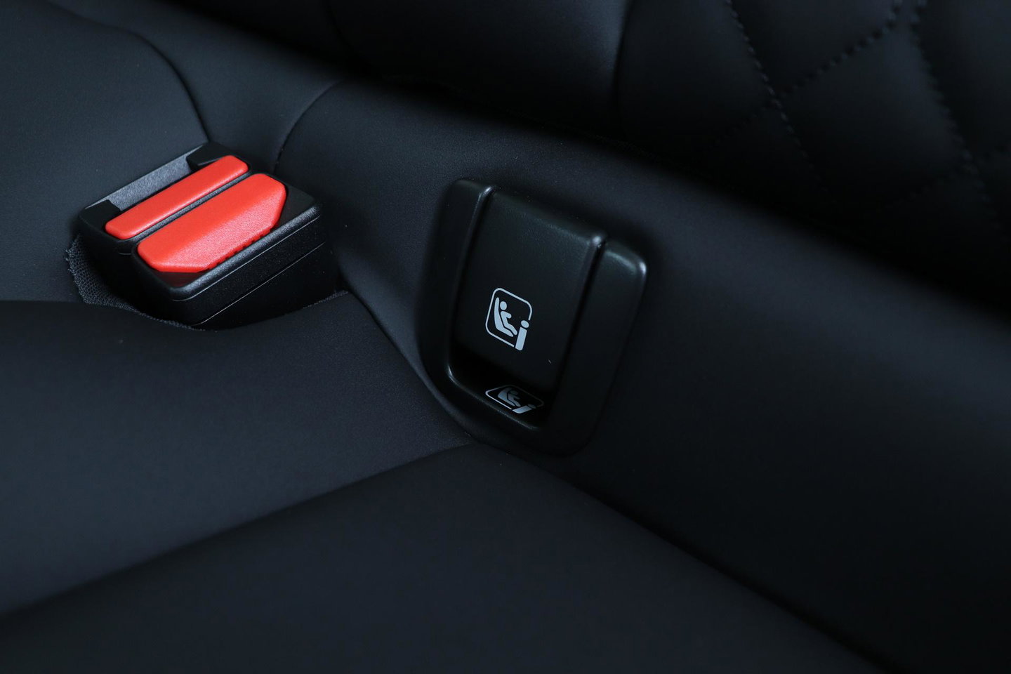 Volvo XC60 T8 Ultra Dark | Luchtvering | Harman/Kardon | Panoramadak | 360° Camera | Head-Up | Stoel+Stuurverwarming | ACC