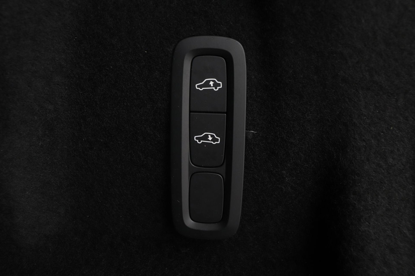 Volvo XC60 T8 Ultra Dark | Luchtvering | Harman/Kardon | Panoramadak | 360° Camera | Head-Up | Stoel+Stuurverwarming | ACC