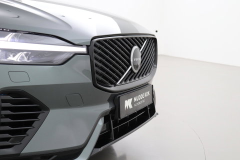 Volvo XC60 T8 Ultra Dark | Luchtvering | Harman/Kardon | Panoramadak | 360° Camera | Head-Up | Stoel+Stuurverwarming | ACC