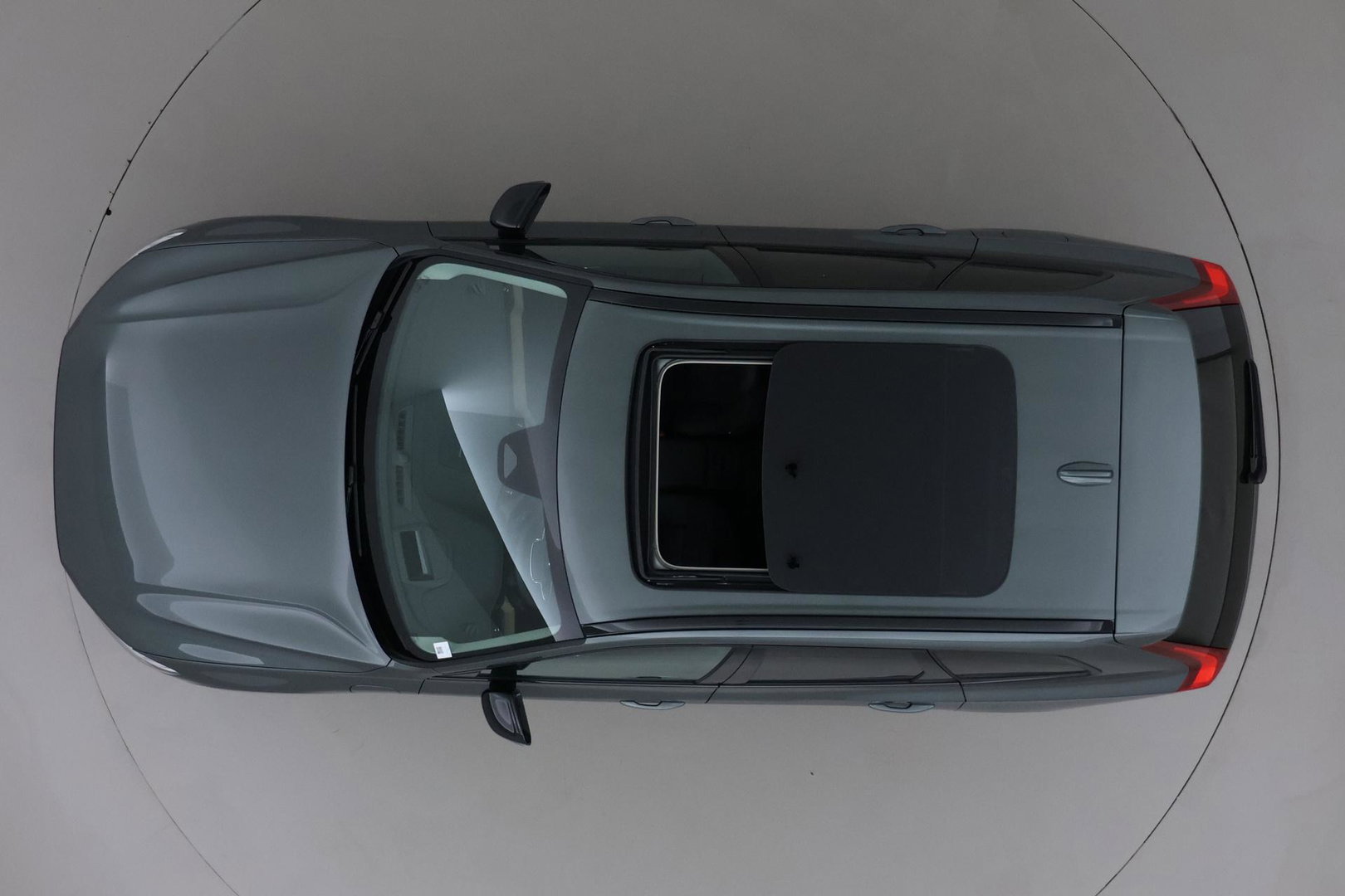 Volvo XC60 T8 Ultra Dark | Luchtvering | Harman/Kardon | Panoramadak | 360° Camera | Head-Up | Stoel+Stuurverwarming | ACC