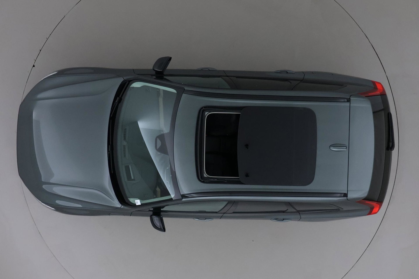 Volvo XC60 T8 Ultra Dark | Luchtvering | Harman/Kardon | Panoramadak | 360° Camera | Head-Up | Stoel+Stuurverwarming | ACC