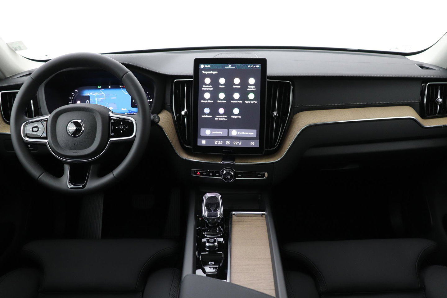Volvo XC60 T8 Ultra Dark | Luchtvering | Harman/Kardon | Panoramadak | 360° Camera | Head-Up | Stoel+Stuurverwarming | ACC