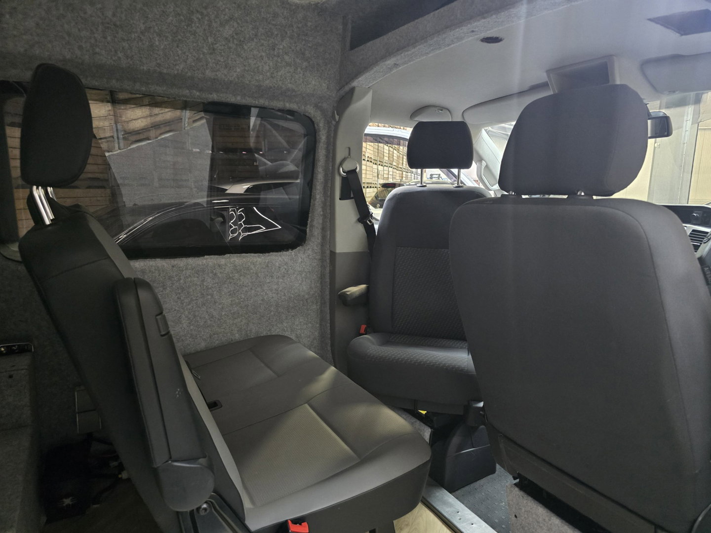 Volkswagen Transporter Kombi 2.0 TDI L2H3 Trendline Hefdak Camper Navi Carplay PDC LM