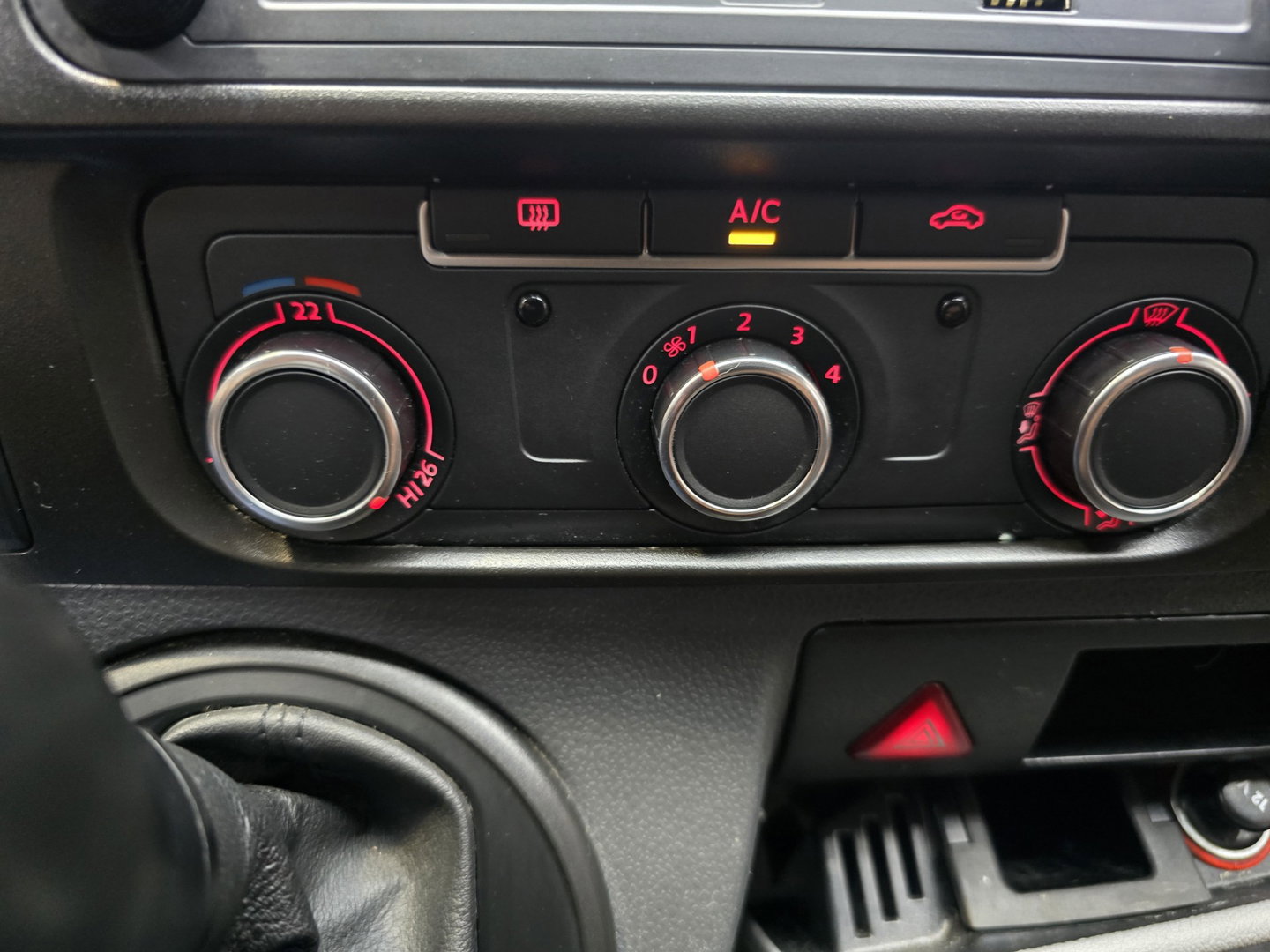 Volkswagen Transporter Kombi 2.0 TDI L2H3 Trendline Hefdak Camper Navi Carplay PDC LM