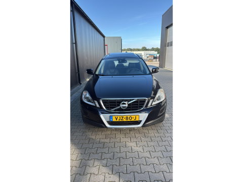 Volvo XC60 2.4 D5 AWD Summum Pano Leer Grijs kenteken