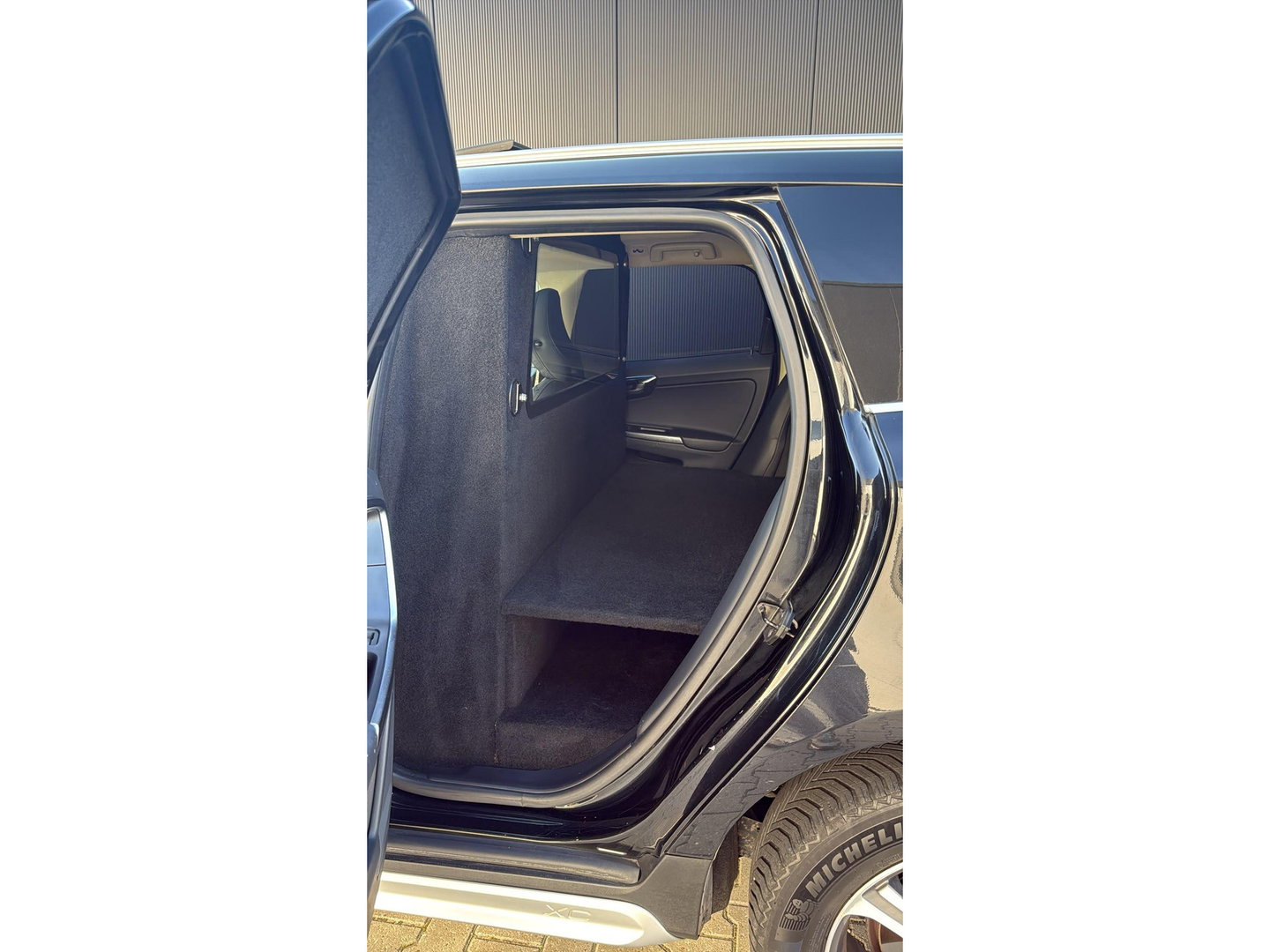 Volvo XC60 2.4 D5 AWD Summum Pano Leer Grijs kenteken