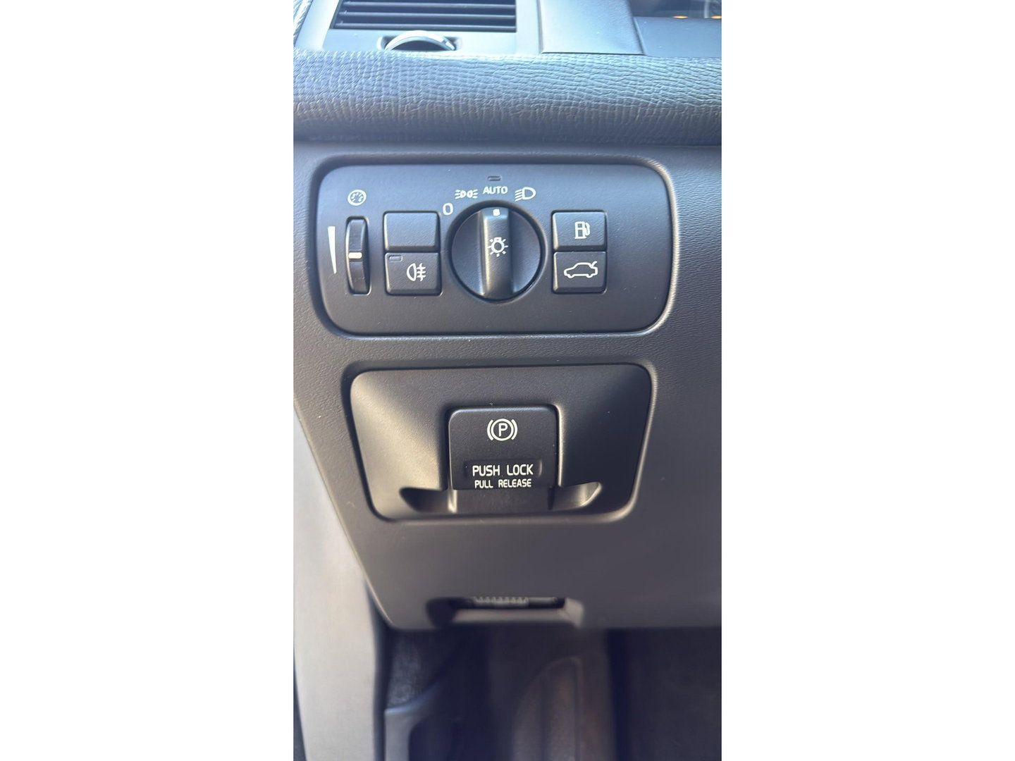 Volvo XC60 2.4 D5 AWD Summum Pano Leer Grijs kenteken