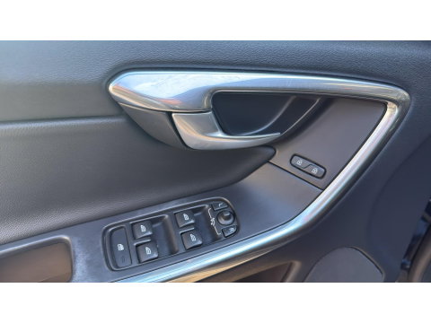 Volvo XC60 2.4 D5 AWD Summum Pano Leer Grijs kenteken