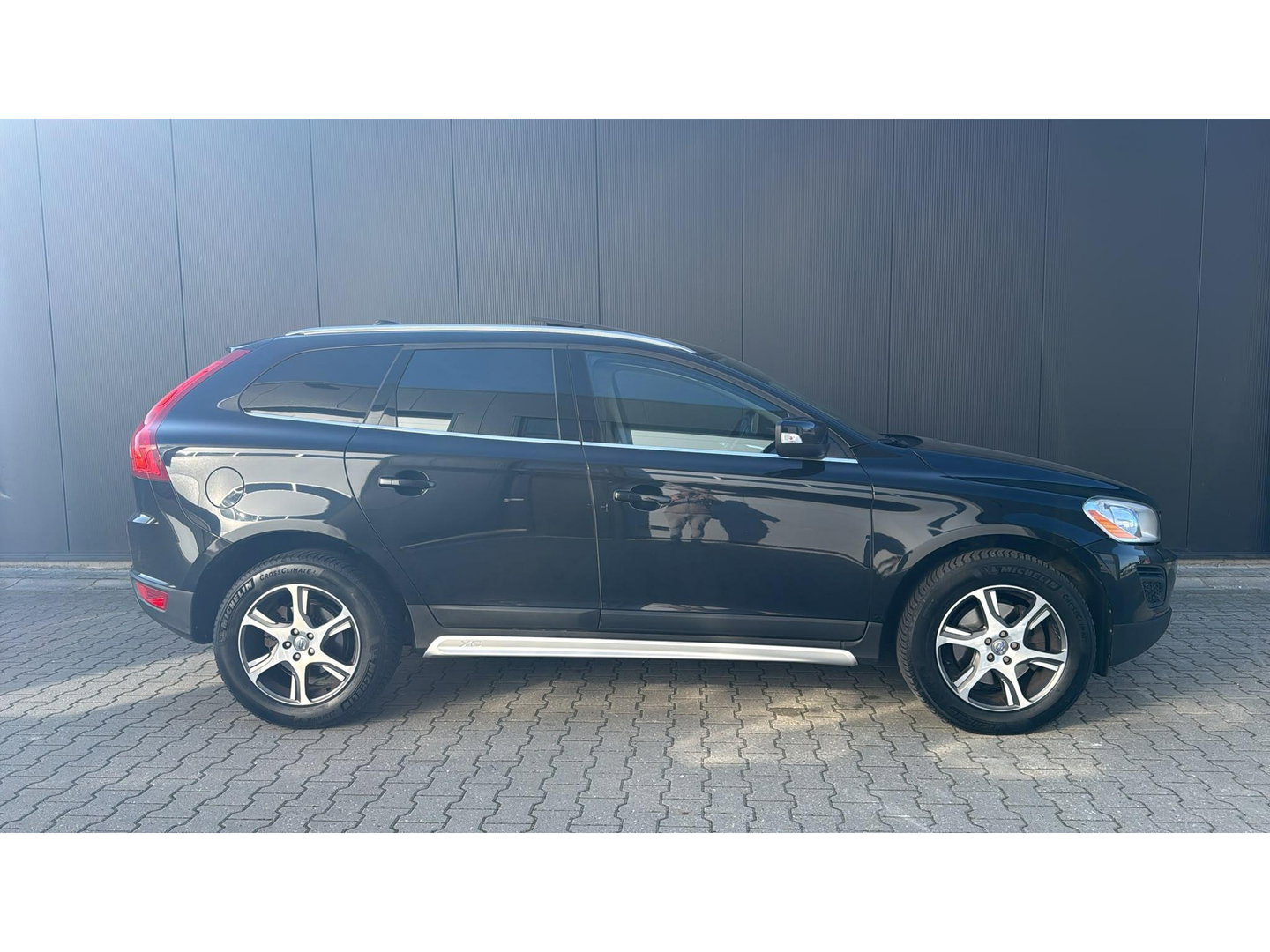 Volvo XC60 2.4 D5 AWD Summum Pano Leer Grijs kenteken