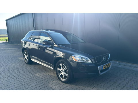 Volvo XC60 2.4 D5 AWD Summum Pano Leer Grijs kenteken