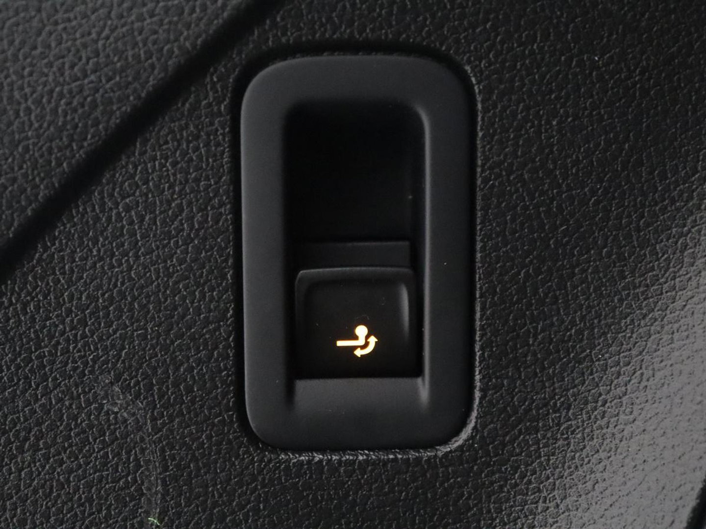 Volkswagen Tiguan 1.5 eHybrid Edition 20 SOH 93,3 % | R-Line | Trekhaak | LED | Camera | Apple Carplay |