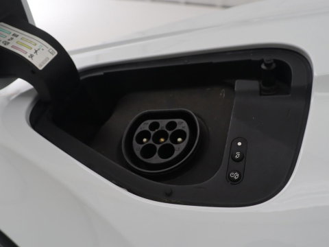 Volkswagen Tiguan 1.5 eHybrid Edition 20 SOH 93,3 % | R-Line | Trekhaak | LED | Camera | Apple Carplay |