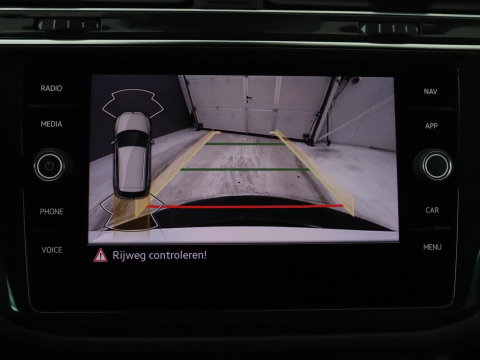 Volkswagen Tiguan 1.5 eHybrid Edition 20 SOH 93,3 % | R-Line | Trekhaak | LED | Camera | Apple Carplay |