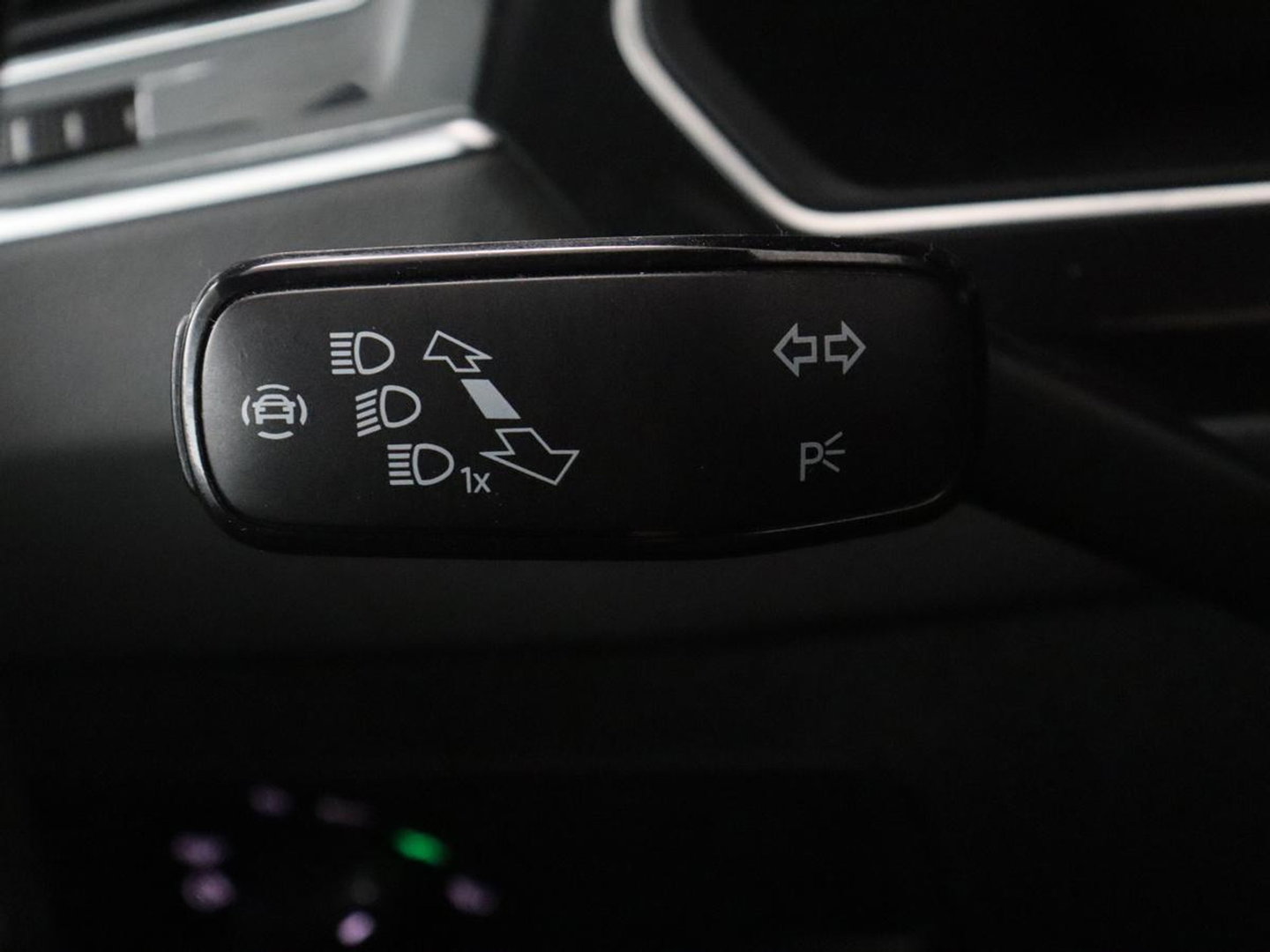 Volkswagen Tiguan 1.5 eHybrid Edition 20 SOH 93,3 % | R-Line | Trekhaak | LED | Camera | Apple Carplay |