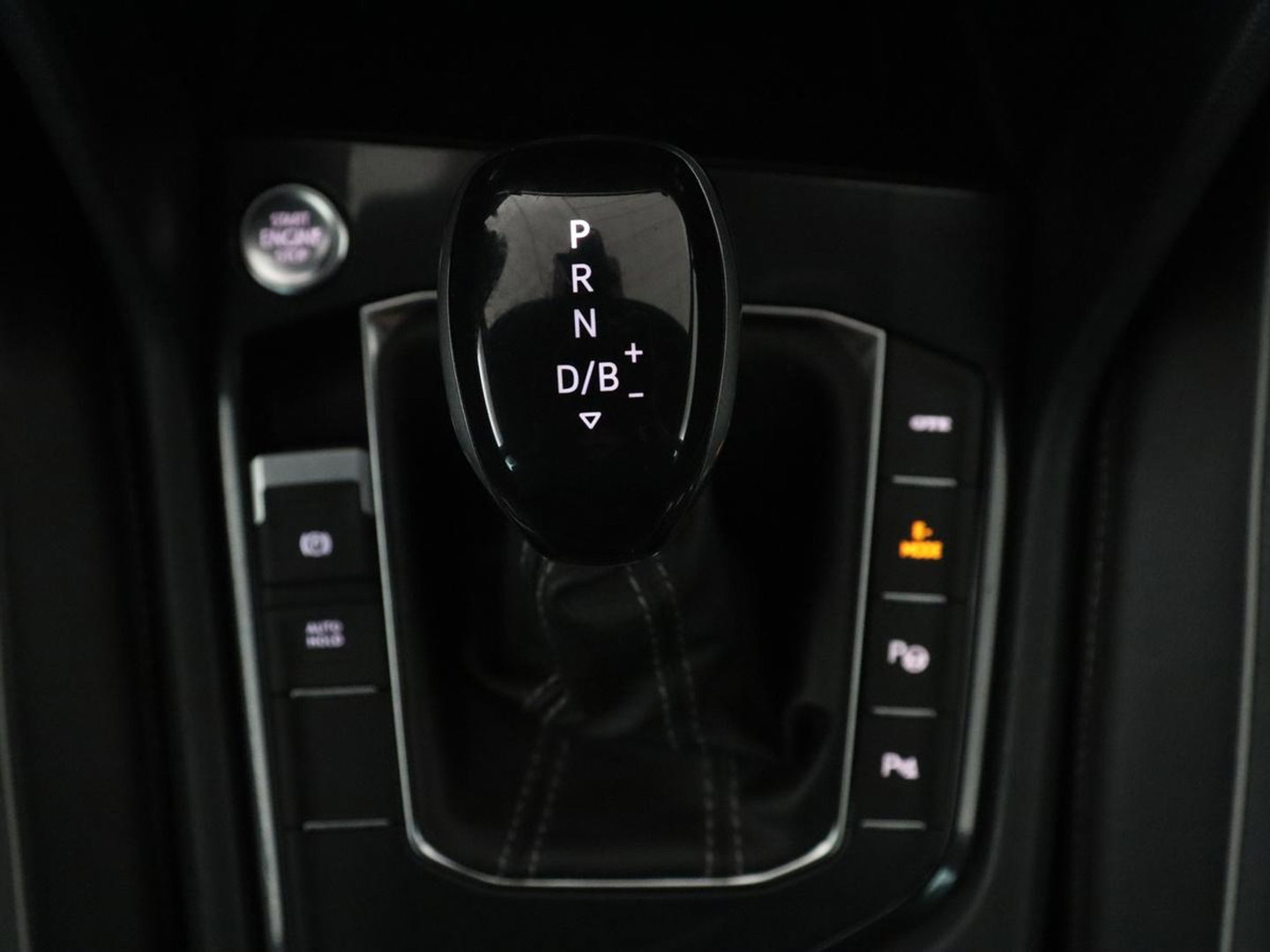 Volkswagen Tiguan 1.5 eHybrid Edition 20 SOH 93,3 % | R-Line | Trekhaak | LED | Camera | Apple Carplay |
