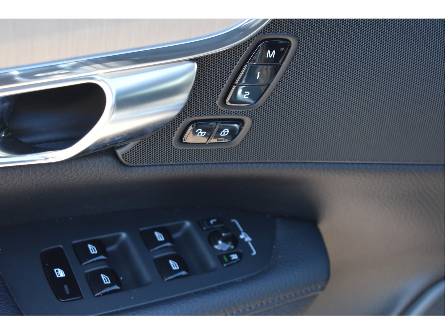 Volvo V90 2.0 T4 Momentum Business Pack Connect 191 pk | NL-Auto | Camera | Carplay | Stoelverwarming 4x | Standkachel | Full LED | NAP