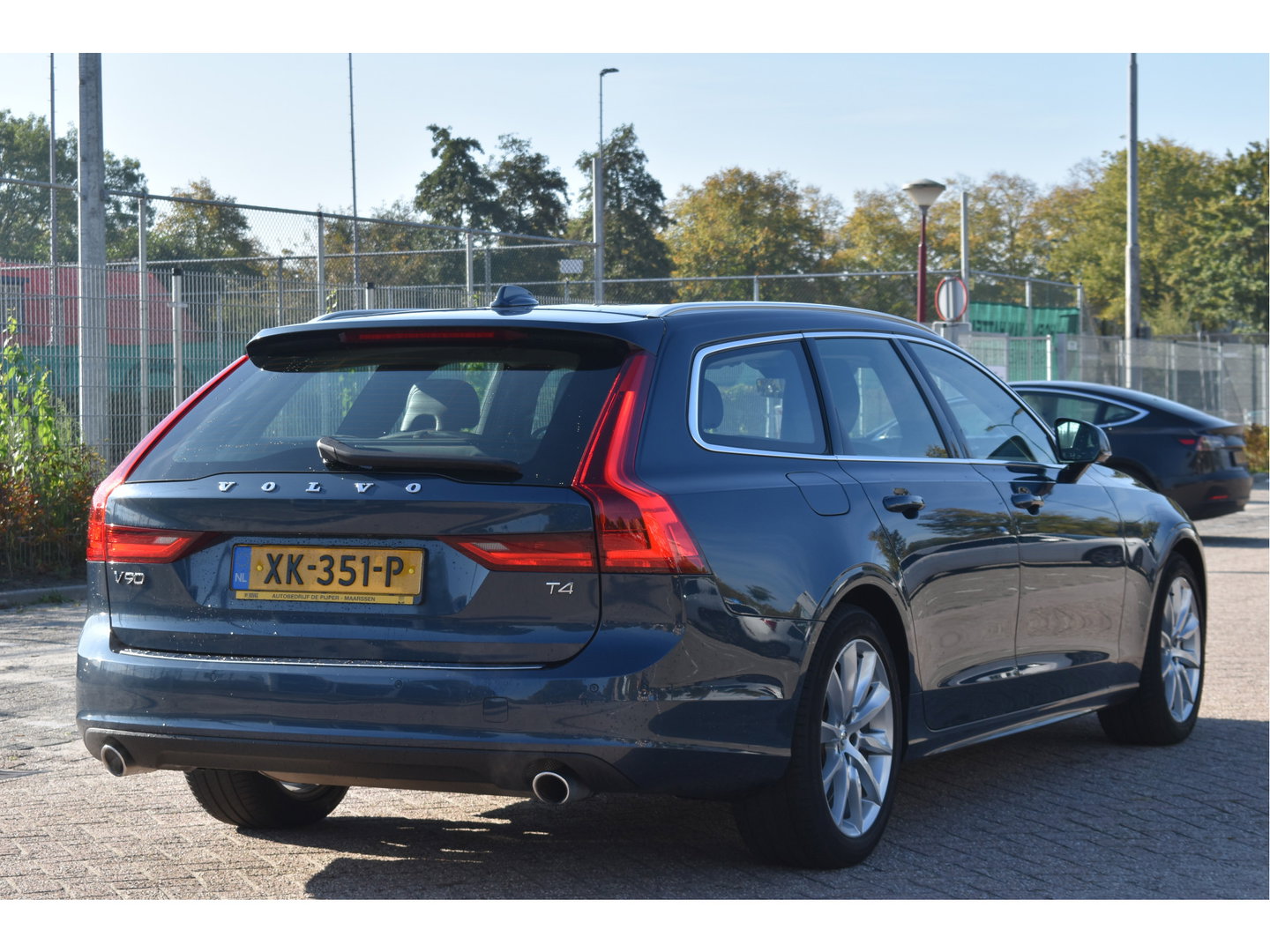 Volvo V90 2.0 T4 Momentum Business Pack Connect 191 pk | NL-Auto | Camera | Carplay | Stoelverwarming 4x | Standkachel | Full LED | NAP