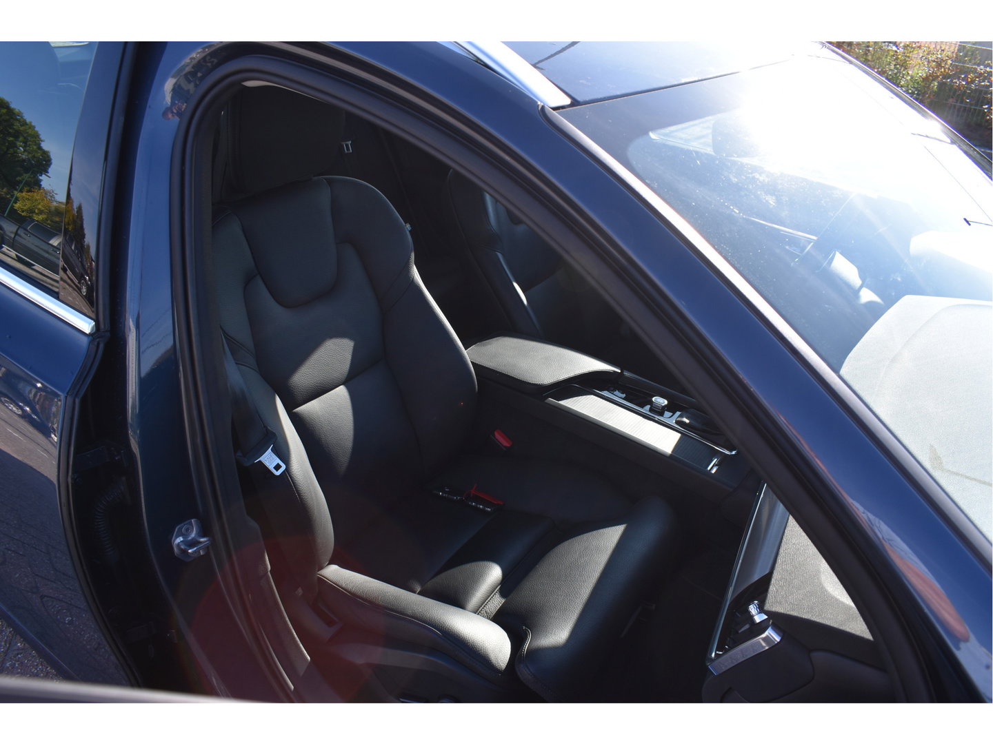 Volvo V90 2.0 T4 Momentum Business Pack Connect 191 pk | NL-Auto | Camera | Carplay | Stoelverwarming 4x | Standkachel | Full LED | NAP