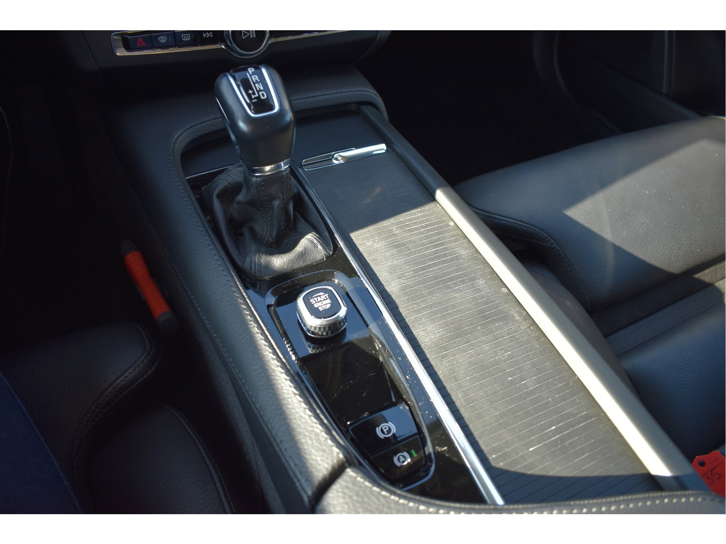 Volvo V90 2.0 T4 Momentum Business Pack Connect 191 pk | NL-Auto | Camera | Carplay | Stoelverwarming 4x | Standkachel | Full LED | NAP
