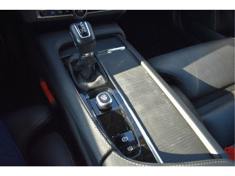 Volvo V90 2.0 T4 Momentum Business Pack Connect 191 pk | NL-Auto | Camera | Carplay | Stoelverwarming 4x | Standkachel | Full LED | NAP