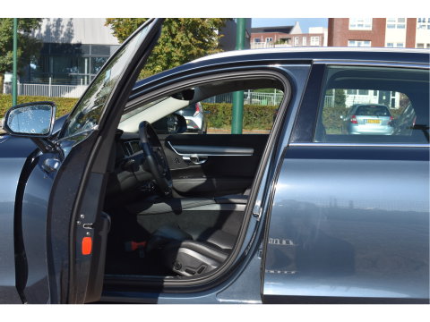 Volvo V90 2.0 T4 Momentum Business Pack Connect 191 pk | NL-Auto | Camera | Carplay | Stoelverwarming 4x | Standkachel | Full LED | NAP