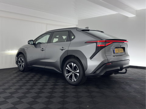 Toyota Bz4x Business 71 kWh (3-Fase-11kW) {SoH-88%} (INCL.BTW) *FULL-LED | ADAPTIVE-CRUISE | CAMERA | NAVI-FULLMAP | KEYLESS | ECC | PDC | 18''ALU | TOWBAR*