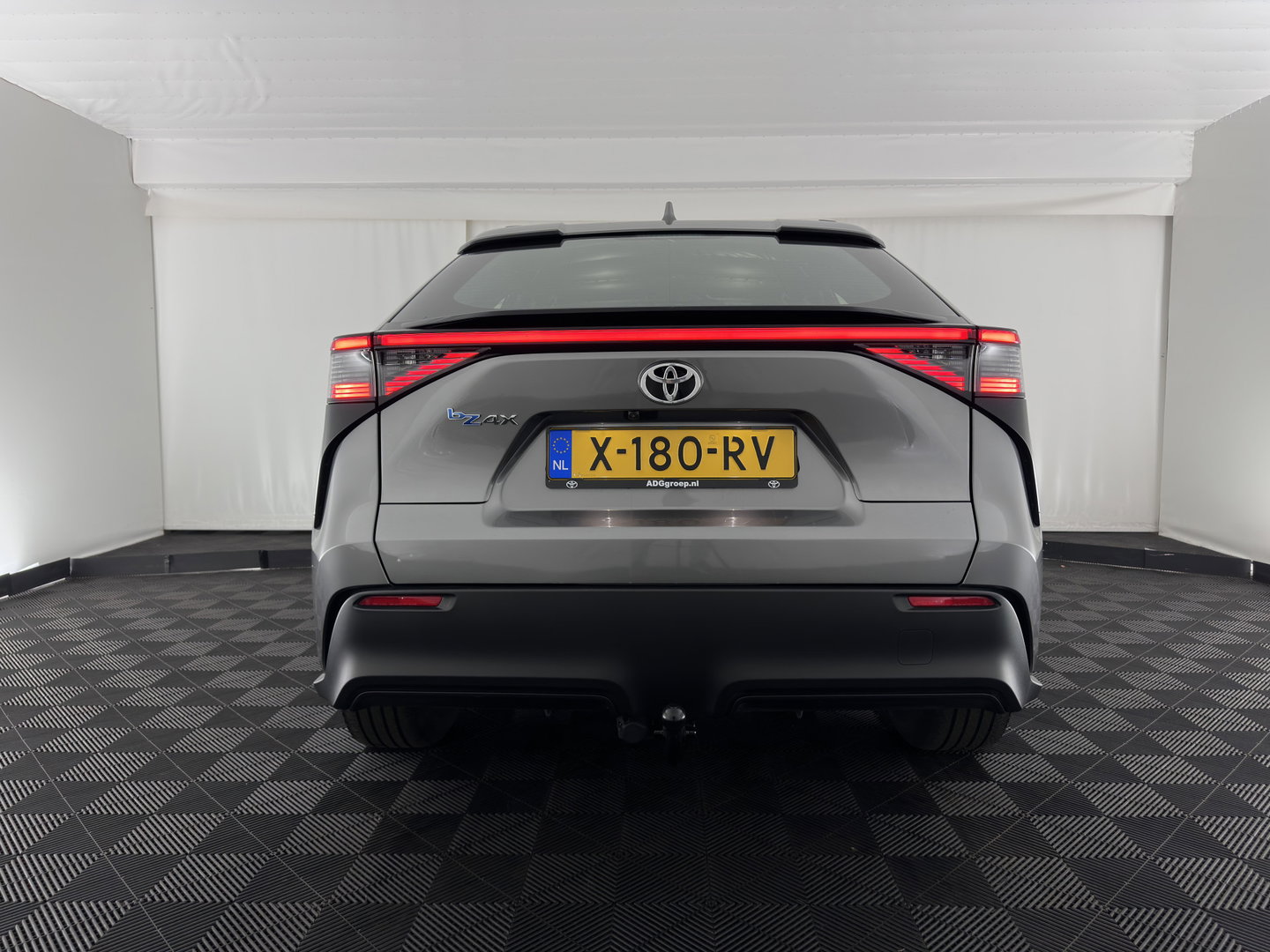 Toyota Bz4x Business 71 kWh (3-Fase-11kW) {SoH-88%} (INCL.BTW) *FULL-LED | ADAPTIVE-CRUISE | CAMERA | NAVI-FULLMAP | KEYLESS | ECC | PDC | 18''ALU | TOWBAR*