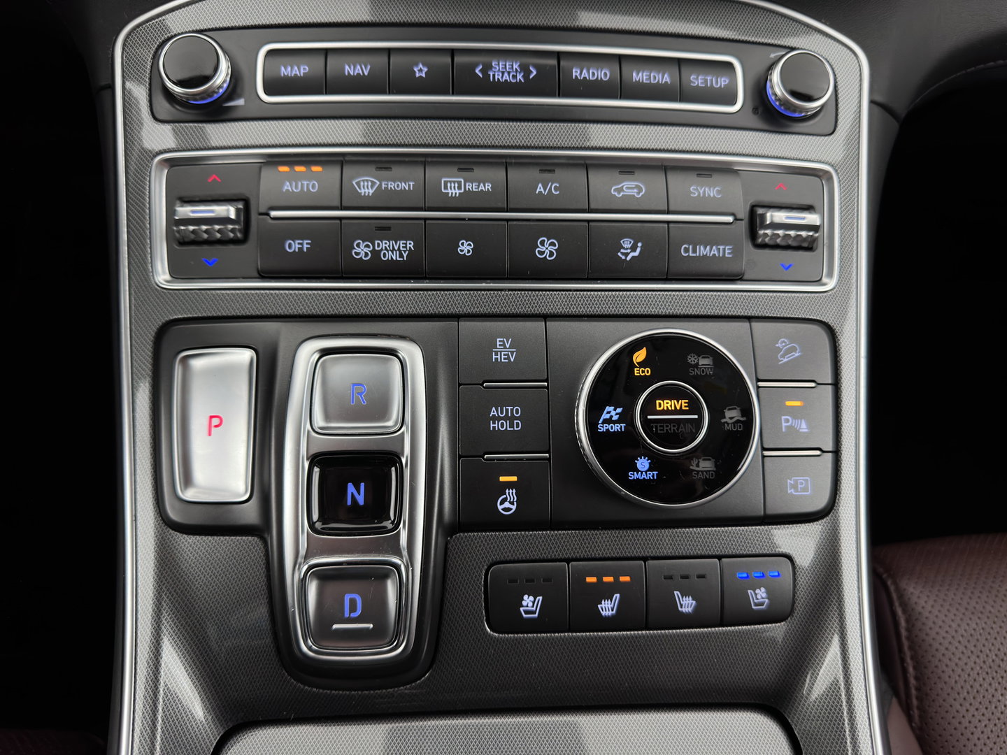 Hyundai Santa Fe 1.6 T-GDI PHEV Premium (Plug-in) (INCL-BTW) *HEAD-UP | LEATHER | FULL-LED | ADAPTIVE-CRUISE | TOP-VIEW | BLINDSPOT | MEMORY-PACK | DIGI-COCKPIT | SHIFTPADDLES | PRIVACYGLASS | NAVI-FULLMAP | 19''ALU | TOWBAR*