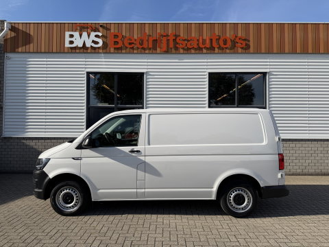 Volkswagen Transporter 2.0 TDI 115pk L1H1 Comfortline / euro 6 / bpm vrij / vaste prijs rijklaar € 11.950 ex btw / lease vanaf € 201 / airco / aplle carplat / android auto / trekhaak / achteruit rijcamera !