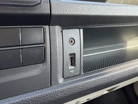 Volkswagen Transporter 2.0 TDI 115pk L1H1 Comfortline / euro 6 / bpm vrij / vaste prijs rijklaar € 11.950 ex btw / lease vanaf € 201 / airco / aplle carplat / android auto / trekhaak / achteruit rijcamera !