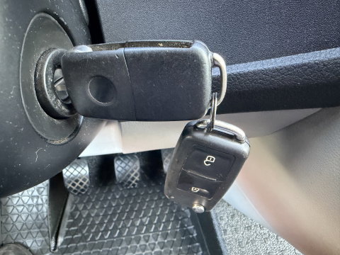 Volkswagen Transporter 2.0 TDI 115pk L1H1 Comfortline / euro 6 / bpm vrij / vaste prijs rijklaar € 11.950 ex btw / lease vanaf € 201 / airco / aplle carplat / android auto / trekhaak / achteruit rijcamera !